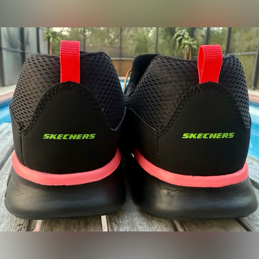Skechers Synergy Loving Life Sneaker Women's 11~NEW - Picture 5 of 7